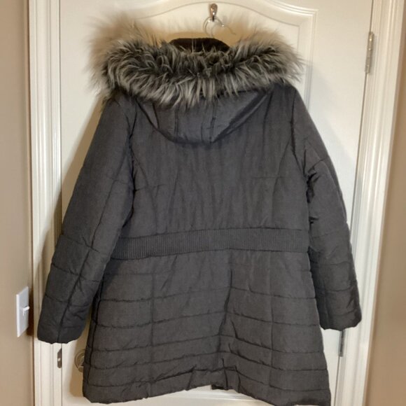 Liz Claiborne Women’s Faux Fur Trim Detachable Hood Puffer Parka Winter Coat - Picture 6 of 12